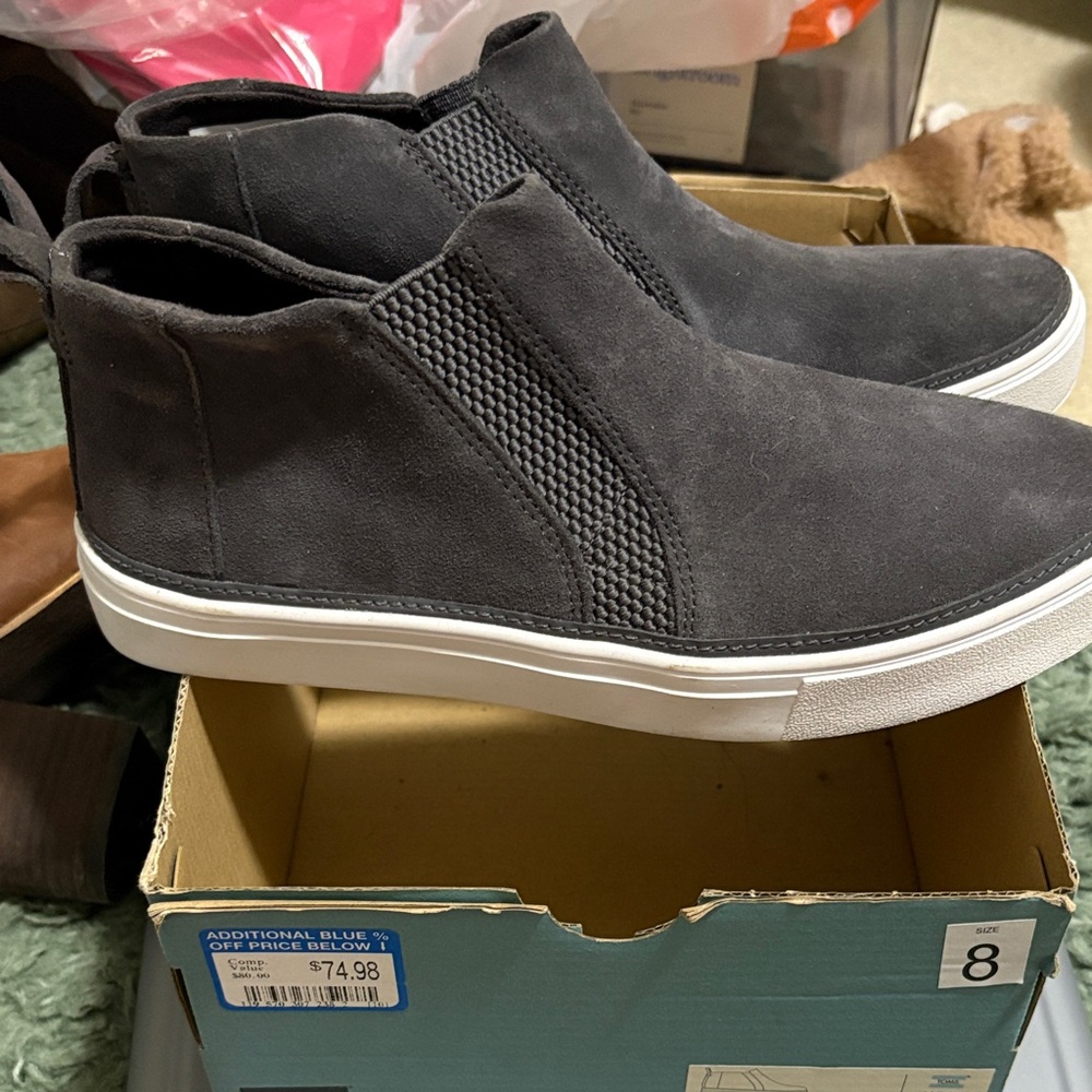 Women’s Toms Slip-On Sneakers